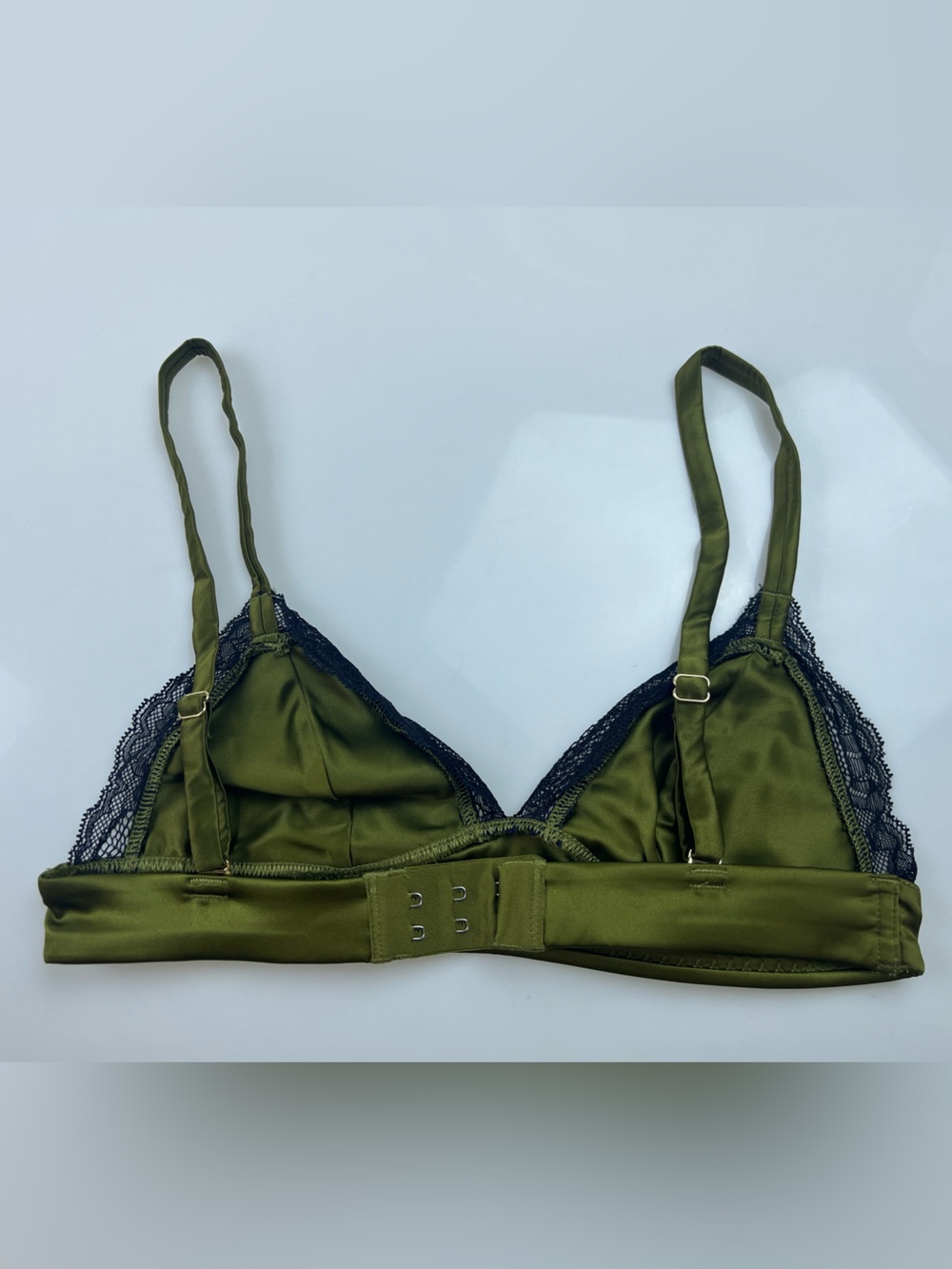 Parade SUSTAINABLE GLOW SATIN TRIANGLE BRALETTE W/ LACE IN DIRTY MARTINI N268-9 - Picture 3 of 4